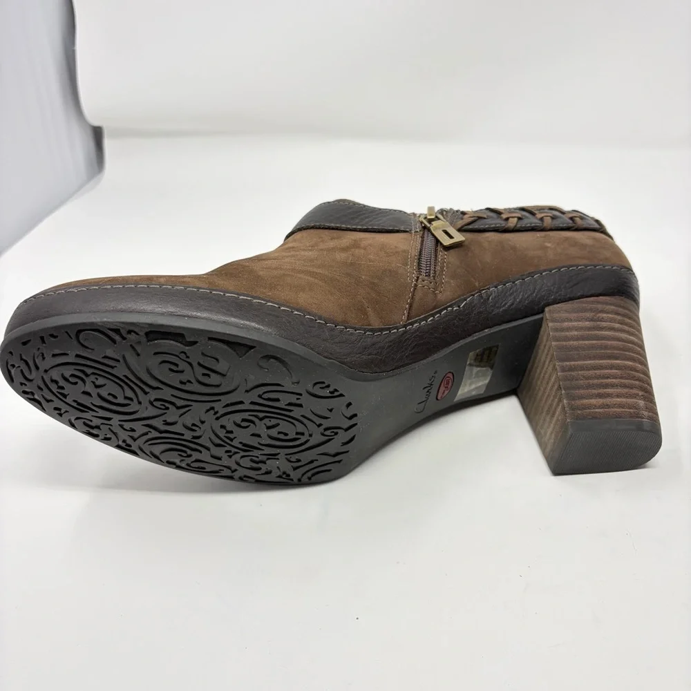 Clarks Artisan Brown Leather Suede‎ Western Booties Size 10